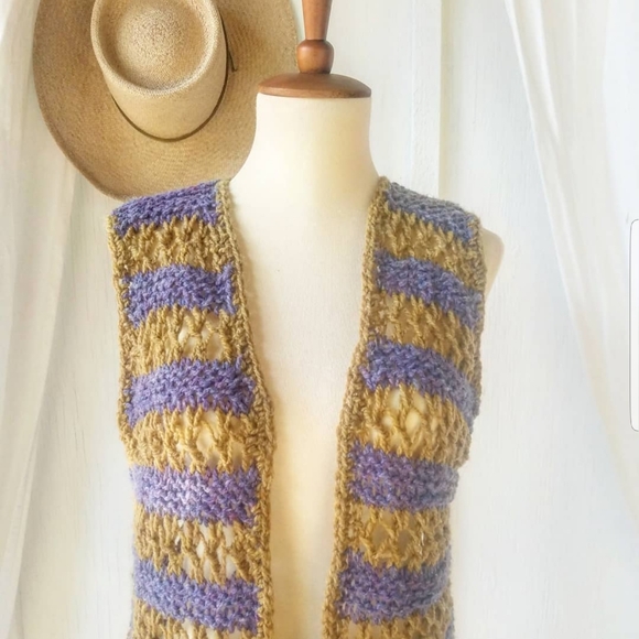 Vintage 70's Crochet Hippie Vest!⭐🌙 - Picture 3 of 8